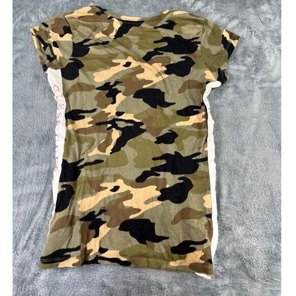 Junior's Guess Camouflage T-Shirt Size Medium Short Sleeve Camo Green - Exc - Picture 2 of 10